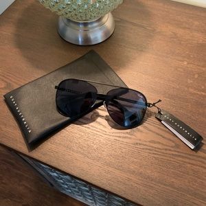 Quay Vivienne Sunglasses
